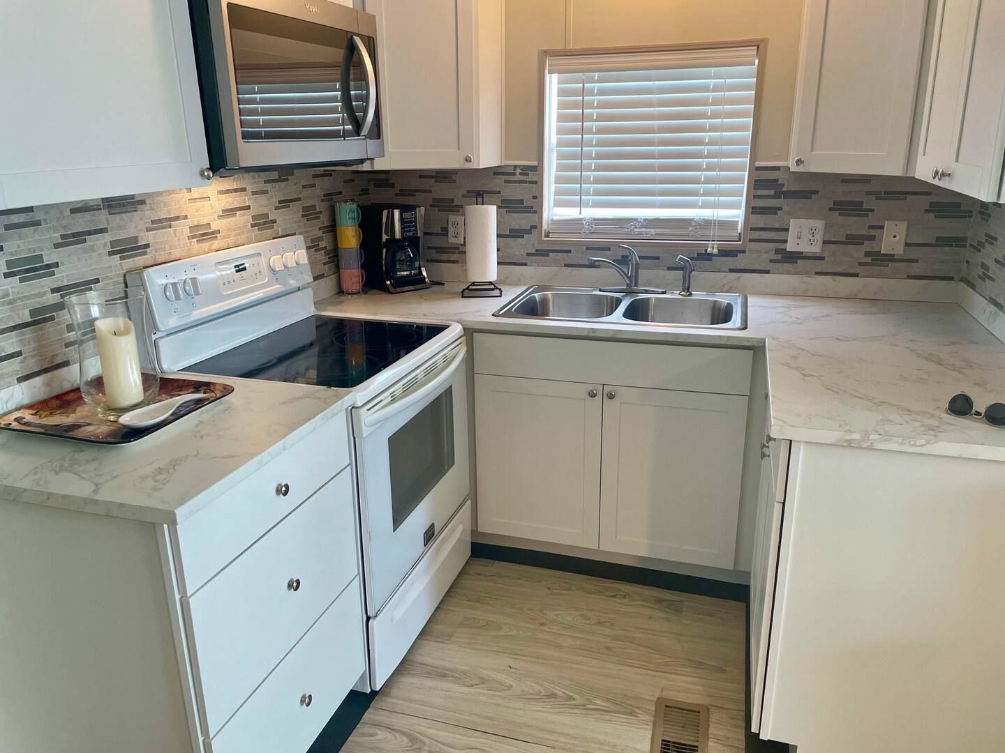 Sarasota Resort Cottage kitchen